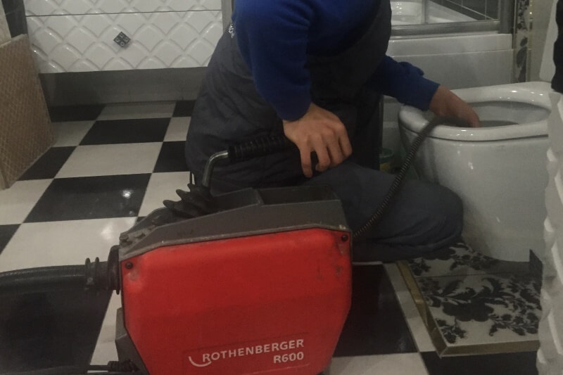 Acibadem Tuvalet Lavabosu Acma